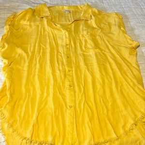 Umgee bright yellow top🌞